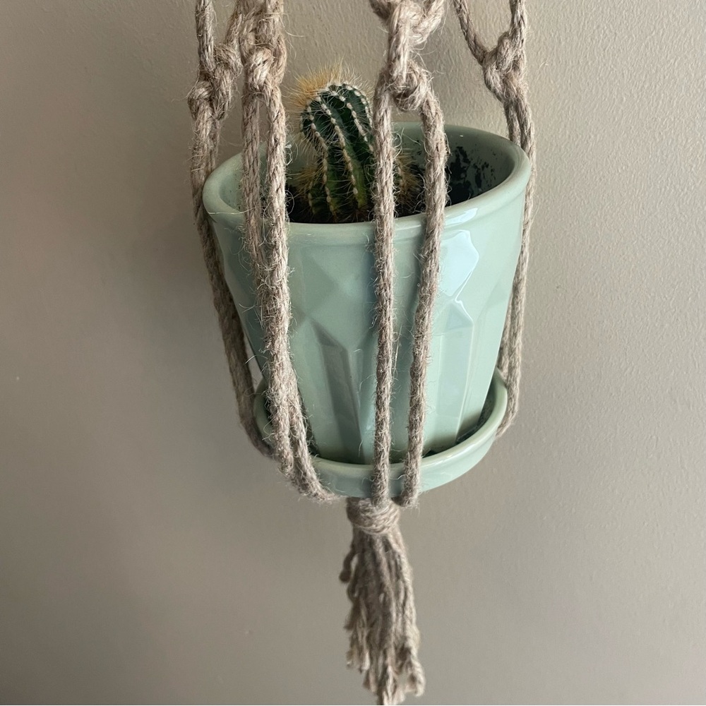 Macrame Plant Pot Holder Knotted Rope Wooden Beaded Hanging Decor 1970’s #604